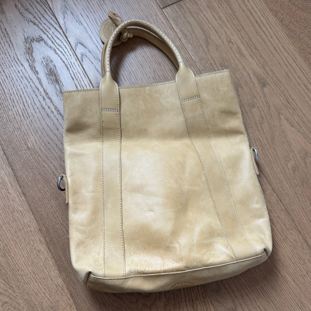 Roots Leather Unlined Tote Crossbody Bag - Beige Honey Leather - Like New - Picture 2 of 8
